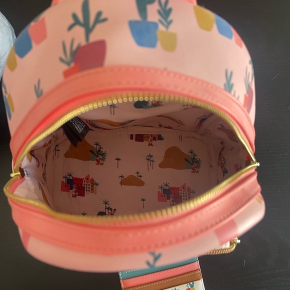 Disney Loungefly Mickey meets the ๐๏ธ ๐ต - Picture 5 of 5